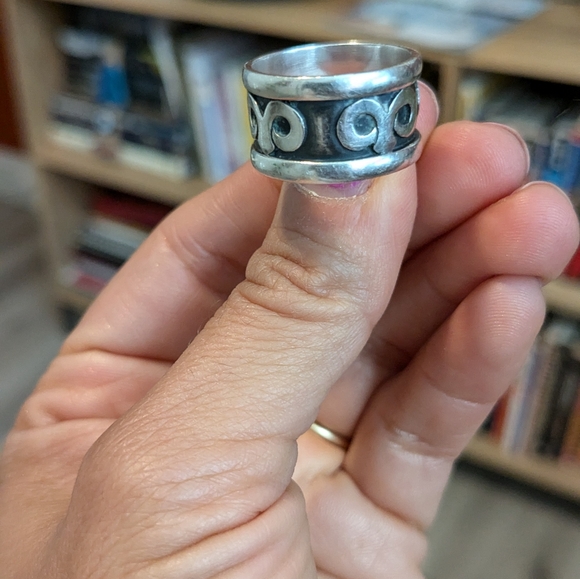 Pure Silver Ring from Easter Island, .25 oz - Picture 3 of 6